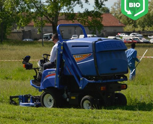 Iseki SF224 Outfront Rotary Mower Collector