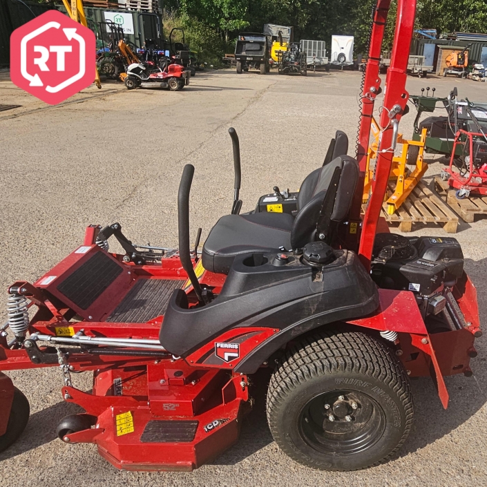 Used Ferris ISX800Z 52” Ride-on Mower | Ex Demo